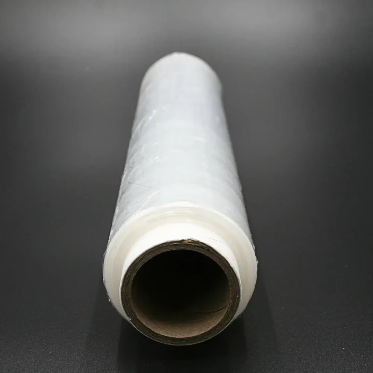 folia-spozywcza-stretch-do-zywnosci-rolka-w-pionie.webp