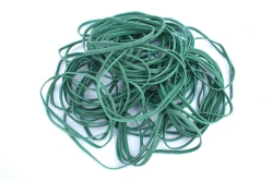 Gumki recepturki 40x3 mm zielone 1KG